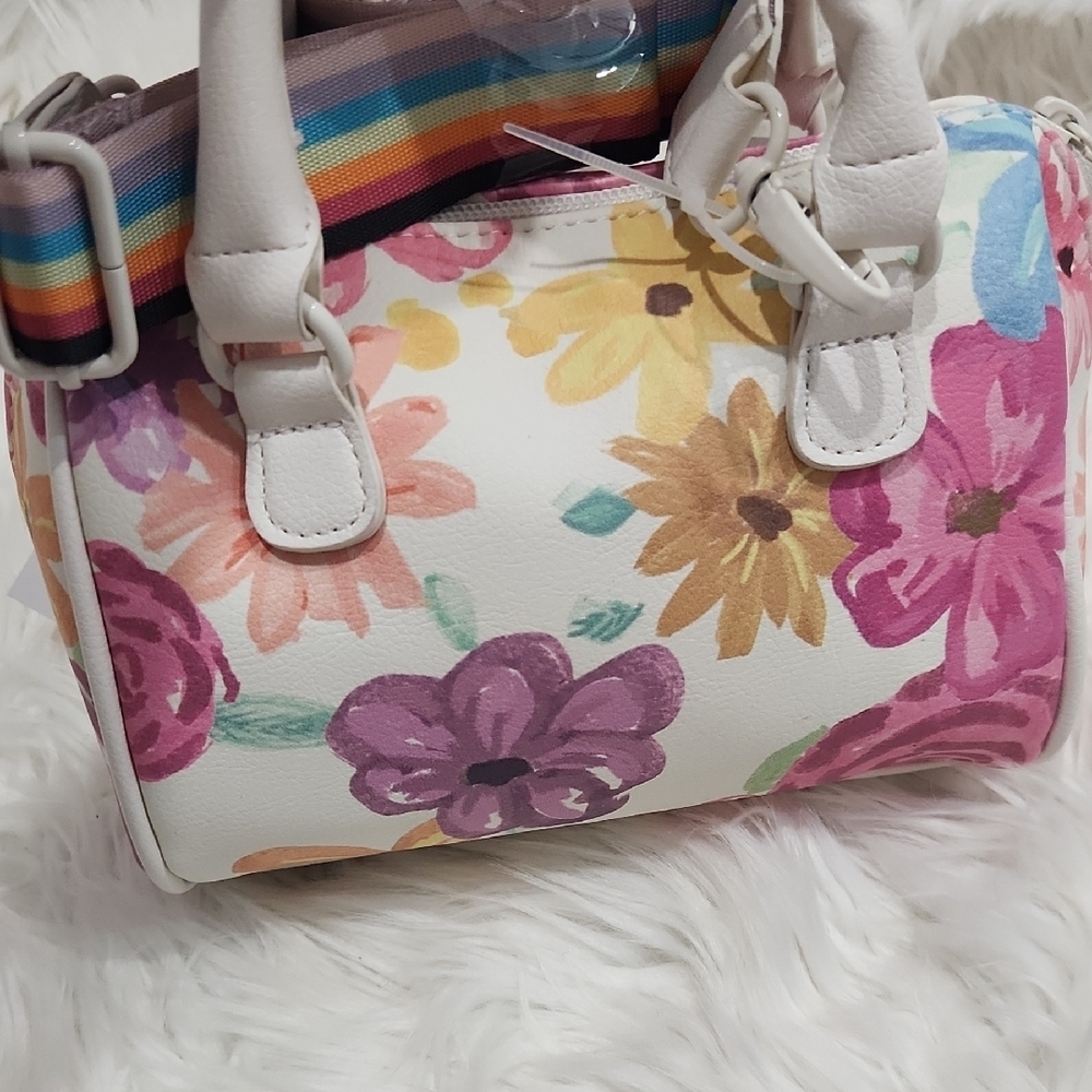 🔹️Betsey Johnson🔹️ LBHARLEY Floral Mini  Handbag Crossbody - White  Multicolor - Picture 9 of 13